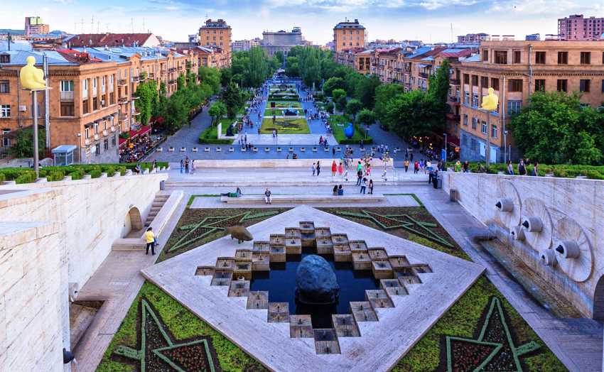 Yerevan – Pink city.jpg